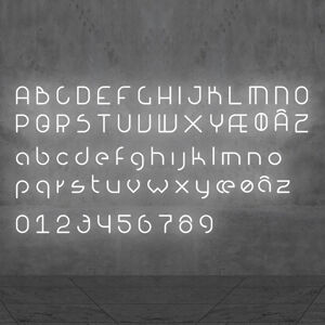 Artemide Alphabet of Light malé písmeno na stenu m